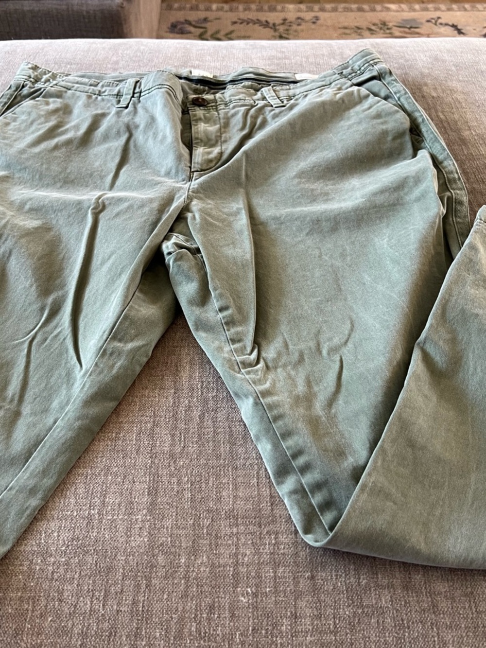 GAP Straight Leg Pants in Olive Green